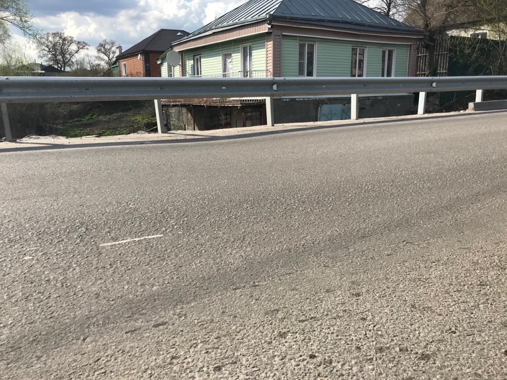 Неровность дорожного покрытия по улице Радищева Неровность дорожного покрытия по улице Радищева